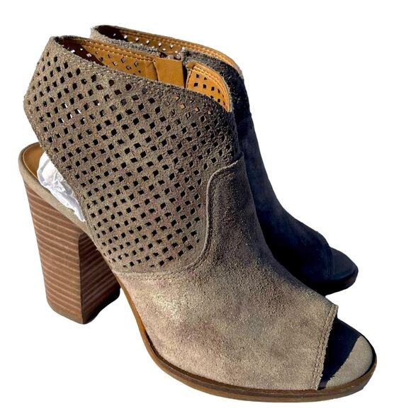 Lucky Brand Shoes - Lucky Brand Lizara Booties Size 7.5